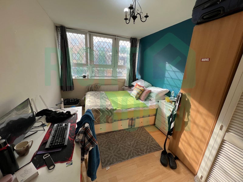 Double room near Poplar 