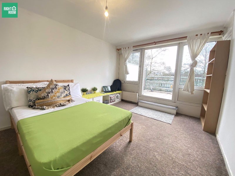 5 Doubles  rooms near Grafton Rd, London