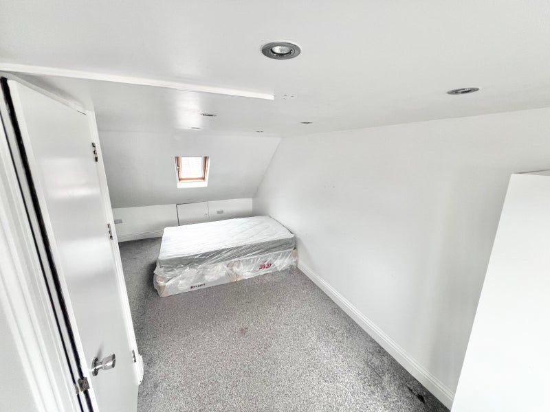 4 doubles rooms near  Forest gate