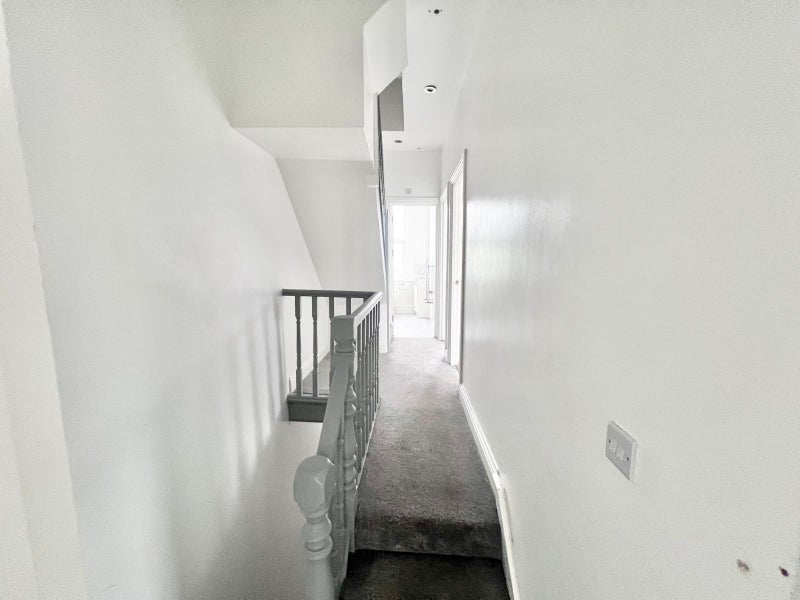 4 doubles rooms near  Forest gate