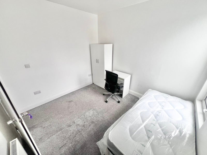 4 doubles rooms near  Forest gate
