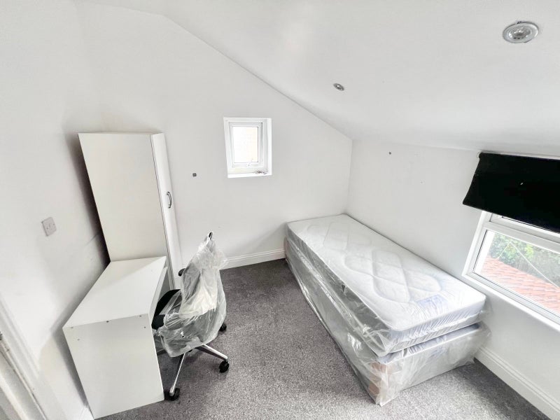 4 doubles rooms near  Forest gate