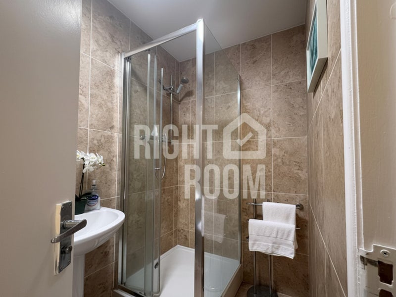 Double room close to  Elephant & Castle 