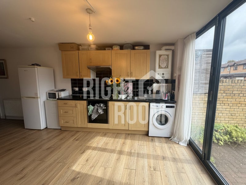 Double room close to  Elephant & Castle 