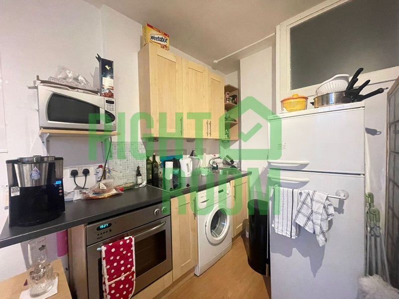 Studio flat near to Russell Square Station