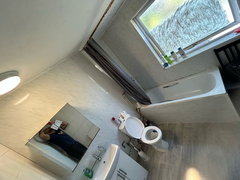 Large DoublLarge Double Room – Canary Wharf / Bank / Me Room