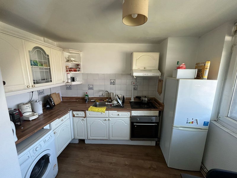 Large DoublLarge Double Room – Canary Wharf / Bank / Me Room