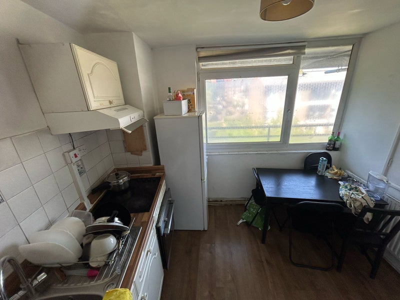 Large DoublLarge Double Room – Canary Wharf / Bank / Me Room