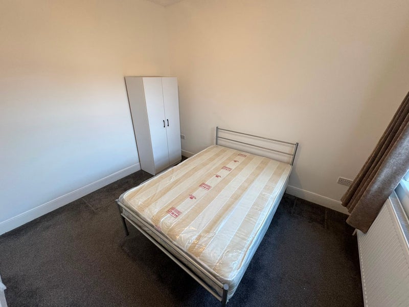 Spacious Double Room in Grays – £850 All Bills Included
