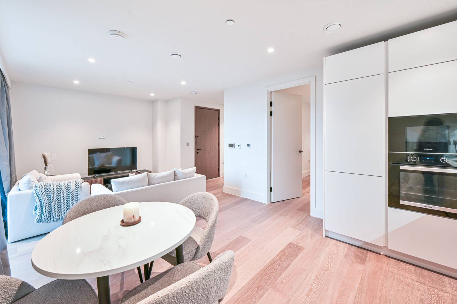 FURNISHED ONE BEDROOM IN BRENT STREET, LONDON.