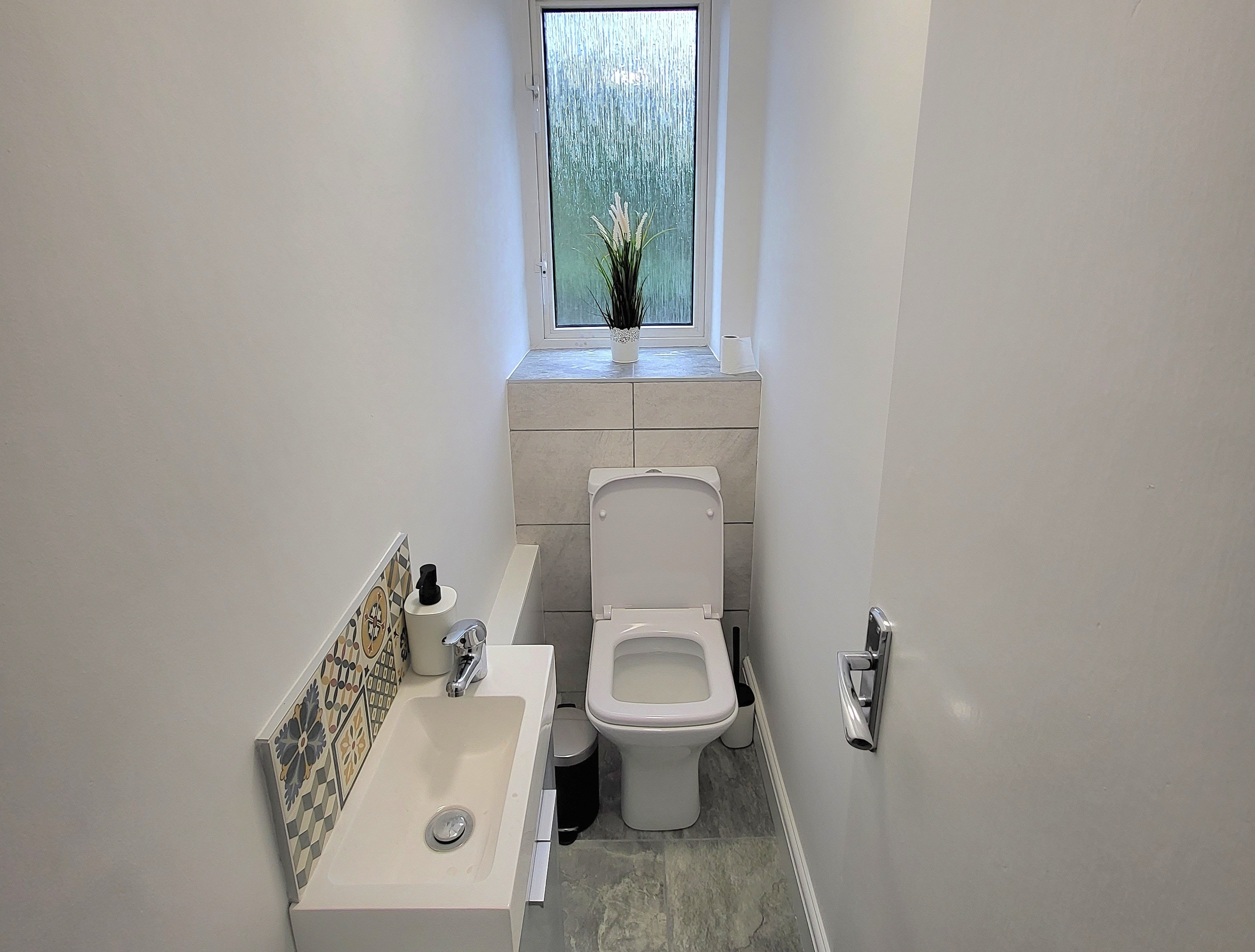 Large Furnished Doubles Modern Flat with Parking