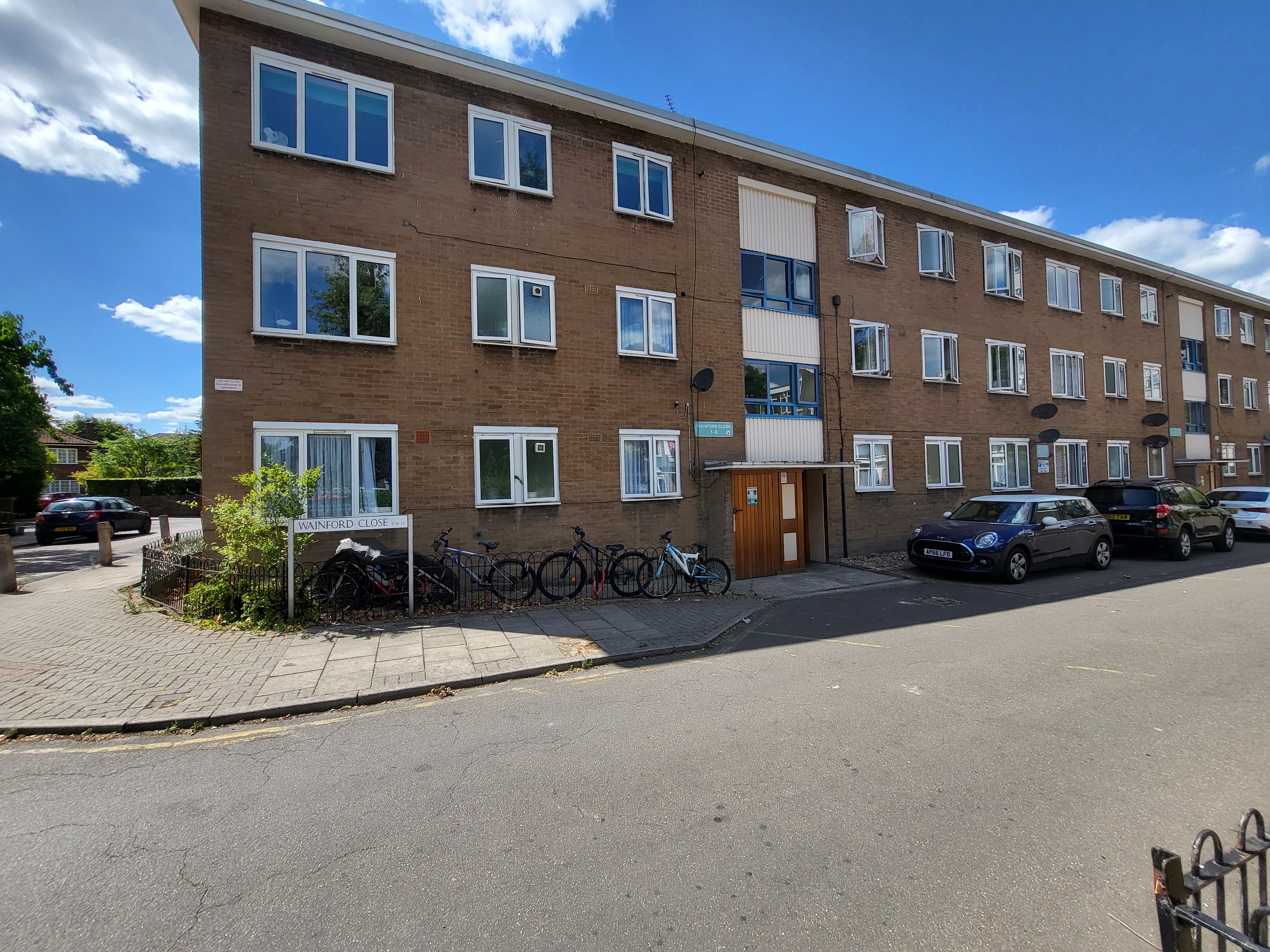 Large Furnished Doubles Modern Flat with Parking