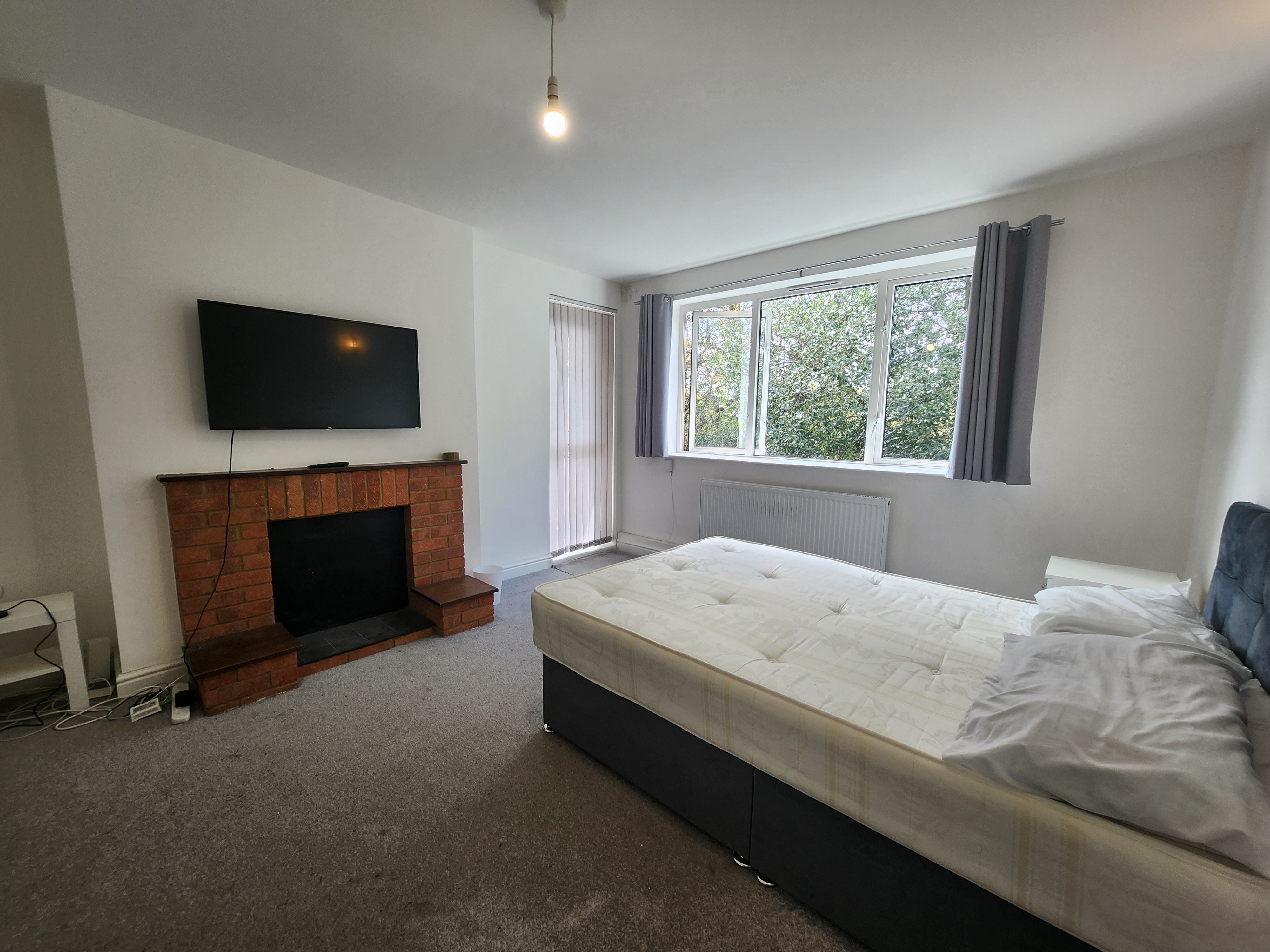 Large Furnished Doubles Modern Flat with Parking