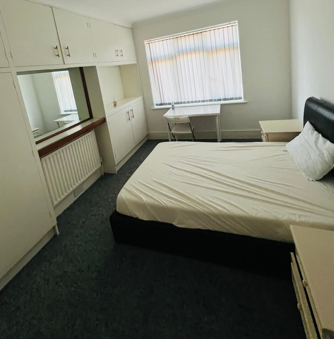 Double room for rent in £760