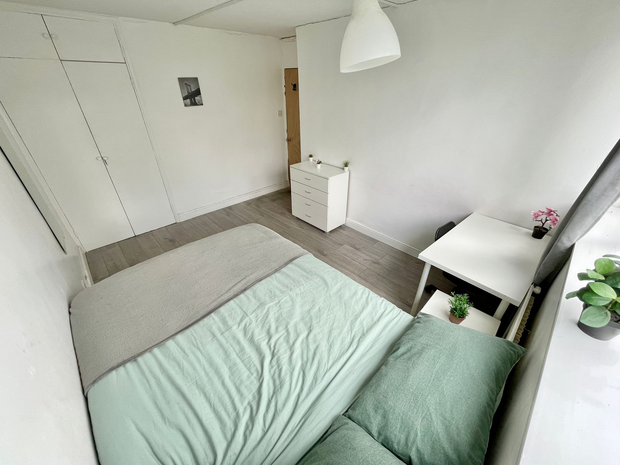 Double room near Oval