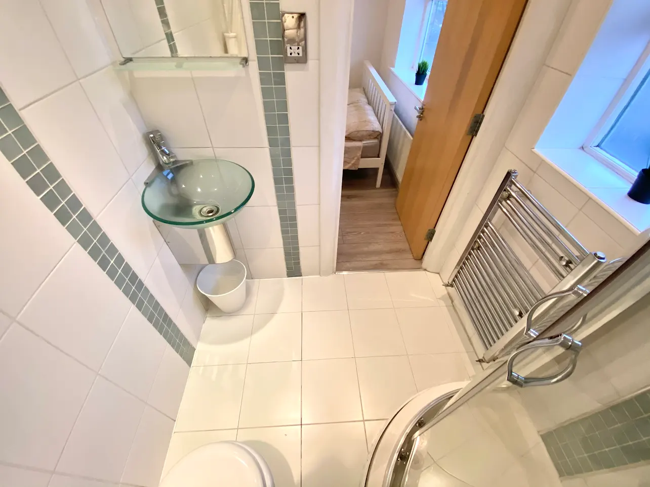 Double ensuite room in Westferry (private bathroom)