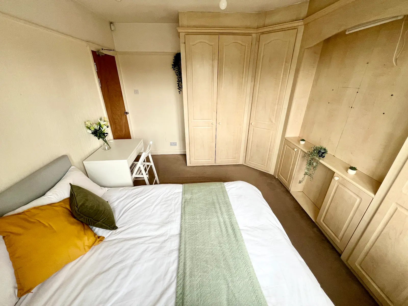 Double room near Preston Road / South Kenton