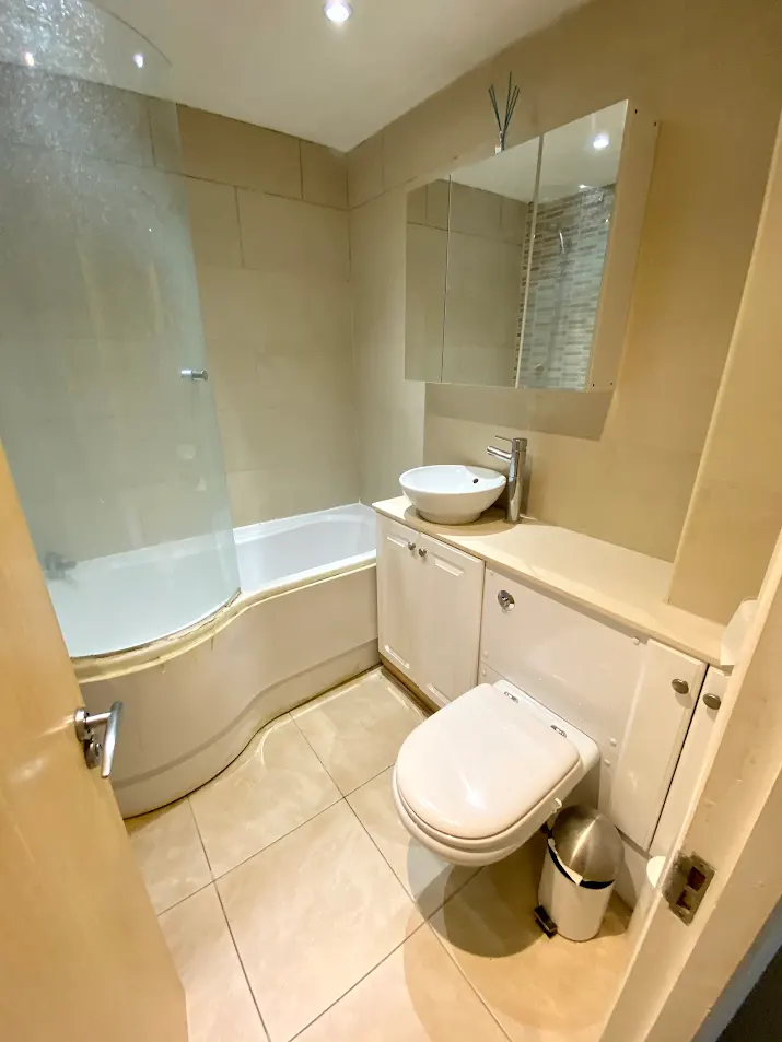 Double room in Westferry 