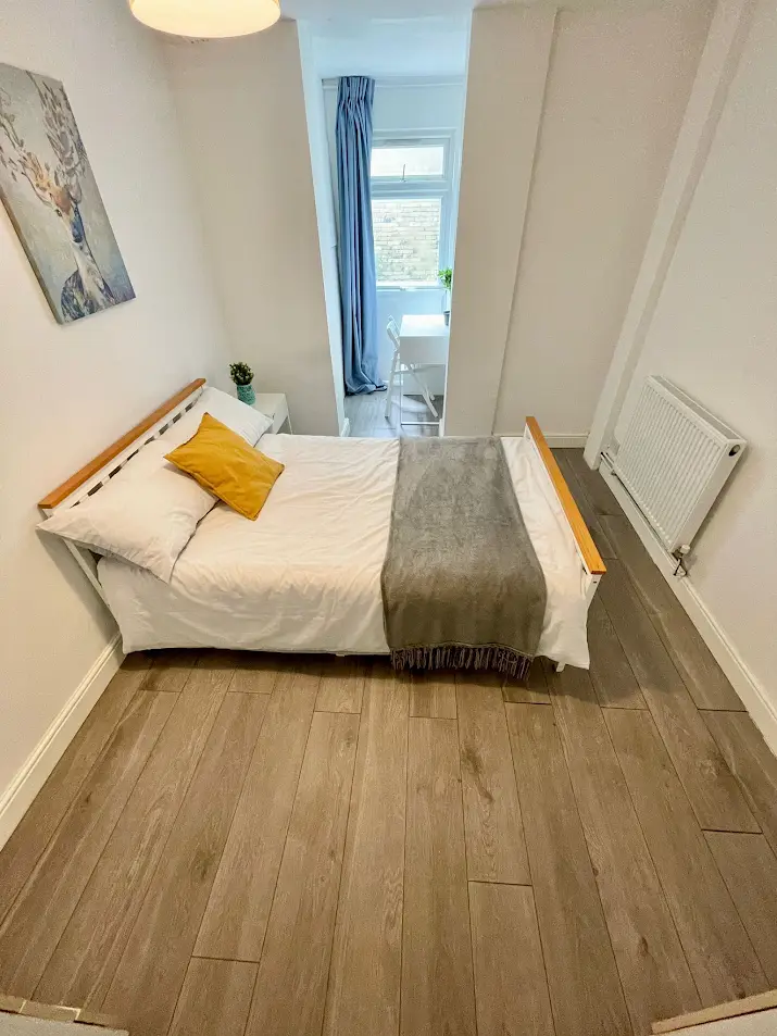Double room near Oval