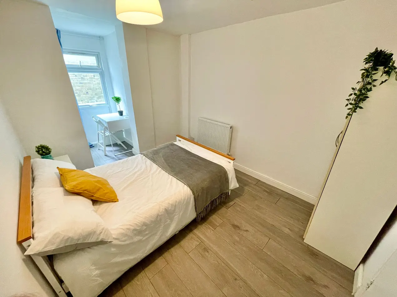 Double room near Oval