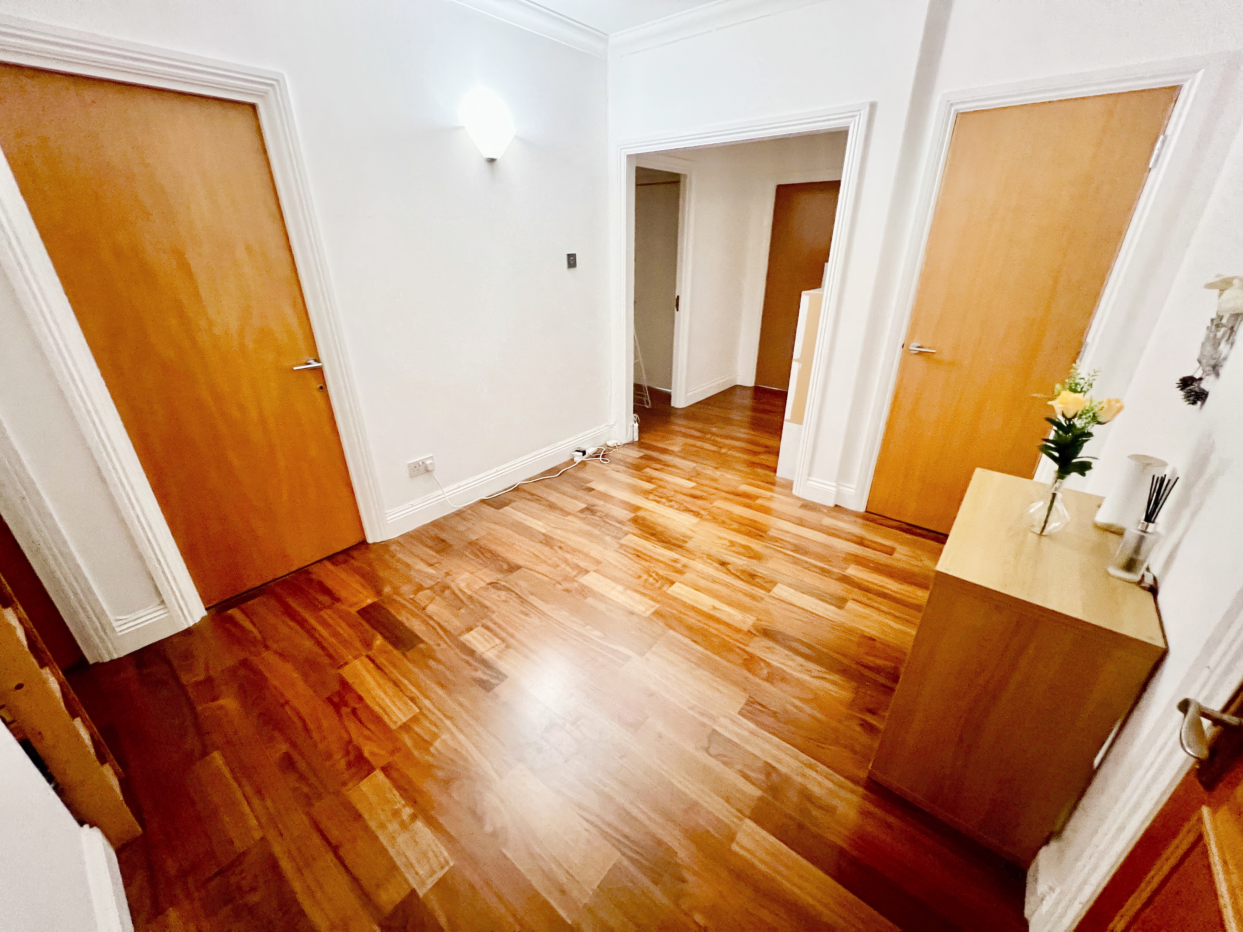 Double Room in Modern Flat Near Canary Wharf 