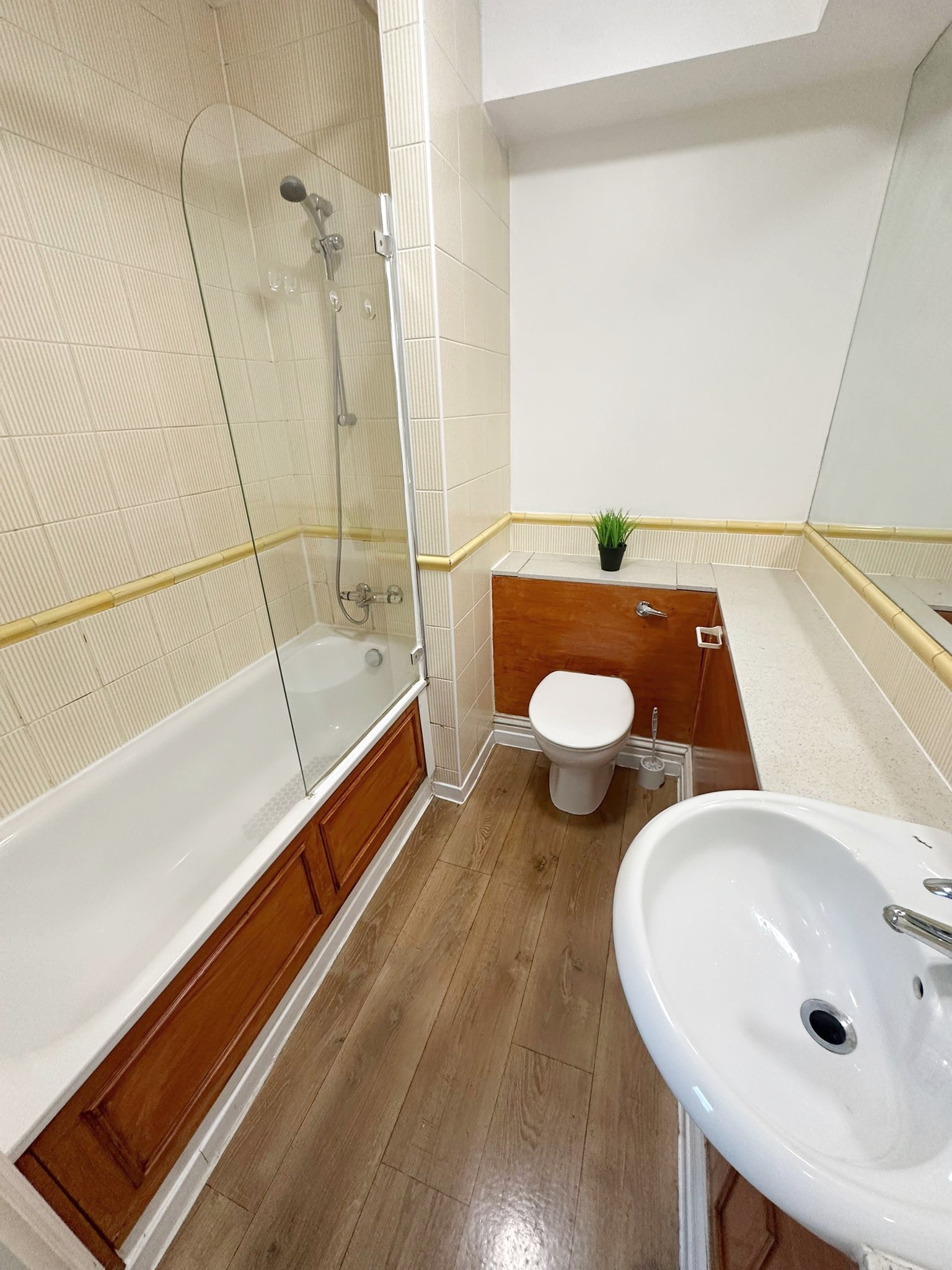 3 Rooms Available in Modern Flat near Canary Wharf