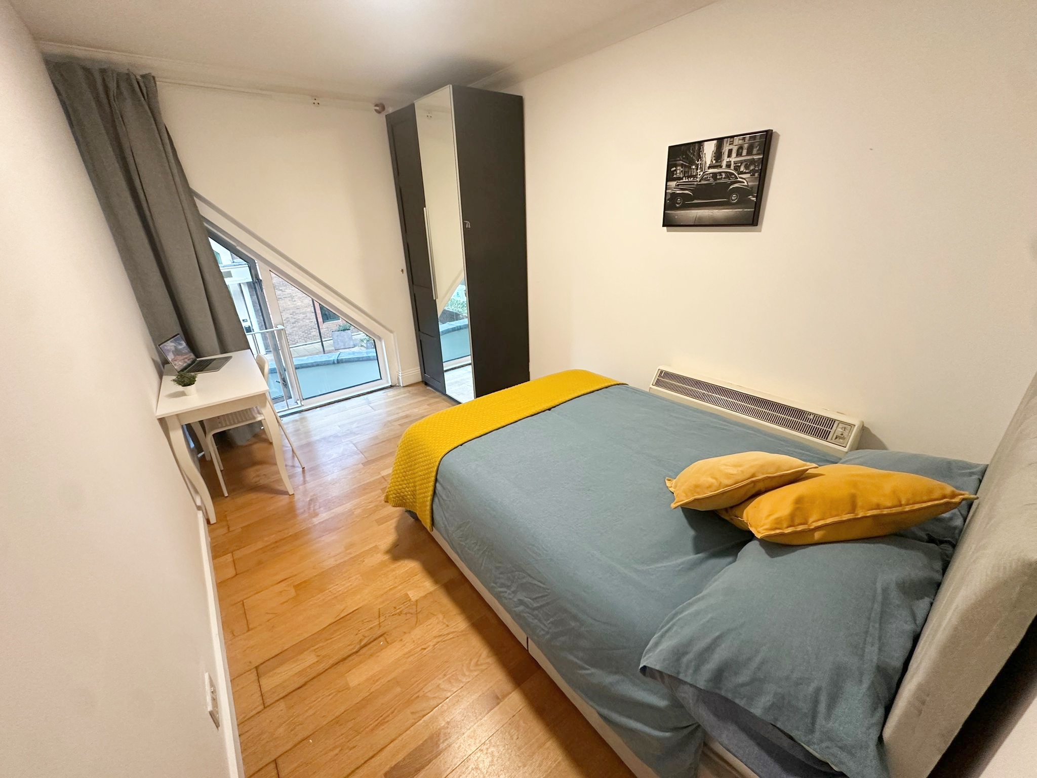 3 Rooms Available in Modern Flat near Canary Wharf