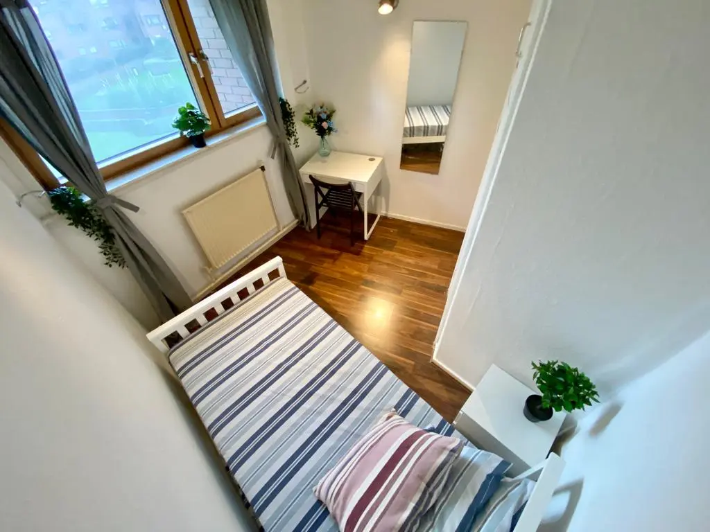 Double room near Imperial Wharf / Fulham Broadway