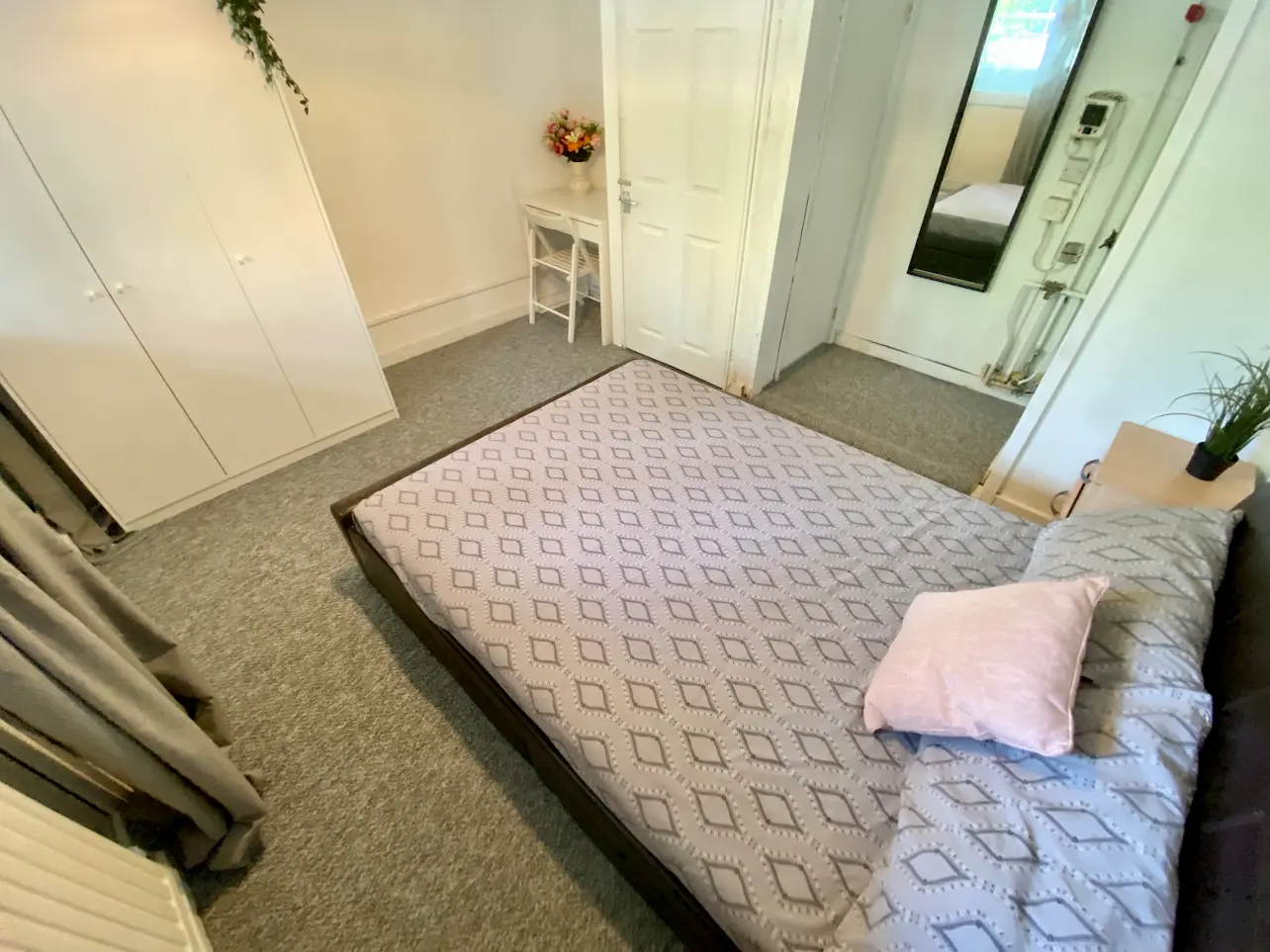 Double room in Westbourne Park