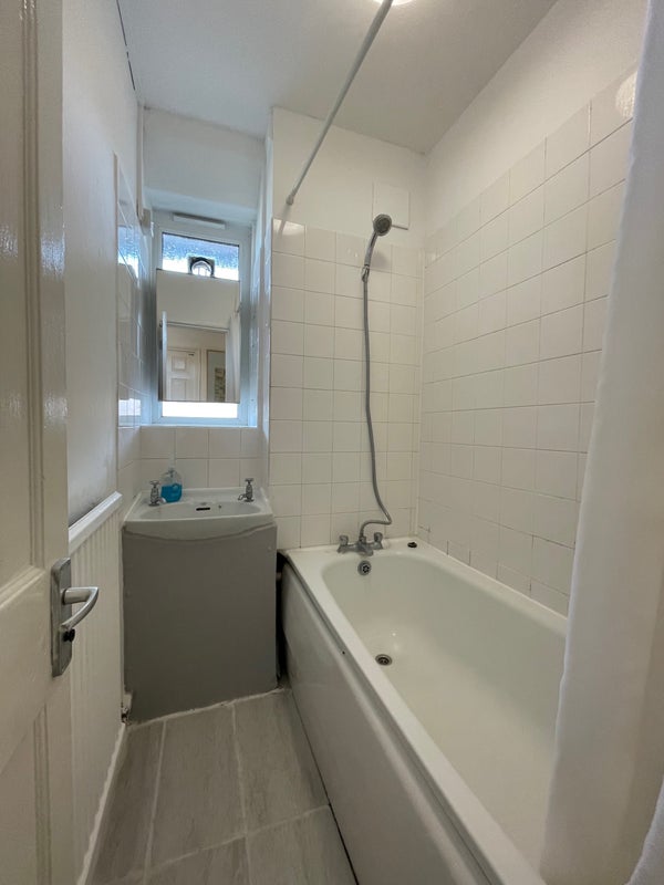 Spacious Room Next to the River