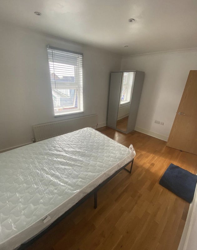 Double room in Balham Station