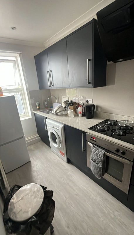 Double room in Balham Station