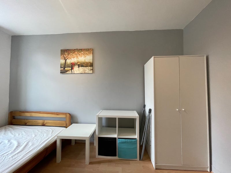 Nice Room Next The River!