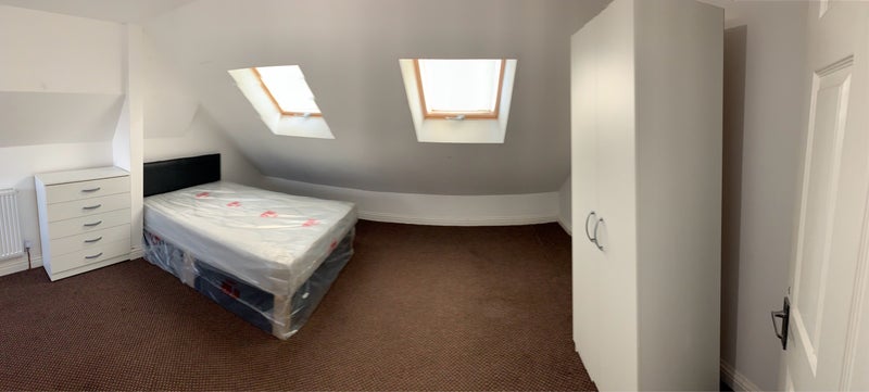 Double room close to Seven Kings Park