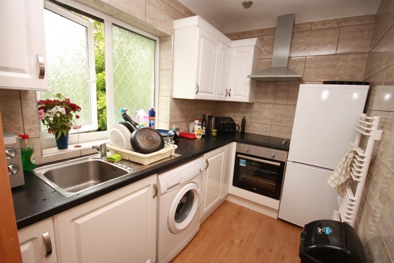 Double room near Long Drive, East Acton