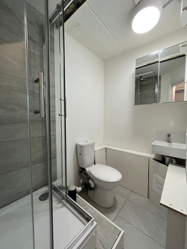 3 Double rooms (1 ensuite) available soon!