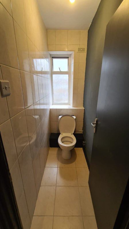 ☘️ Double Room in Commercial Road