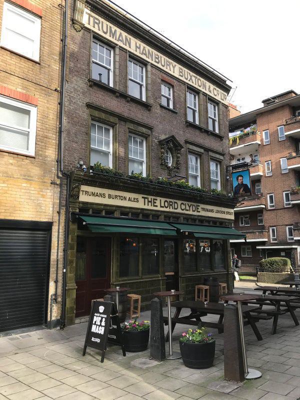 ☘️ Double Room in Commercial Road