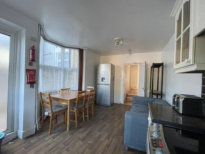 Huge Double Room In Turnpike Lane!