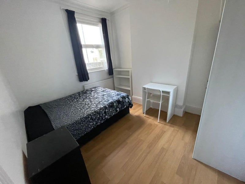 Huge Double Room In Turnpike Lane!