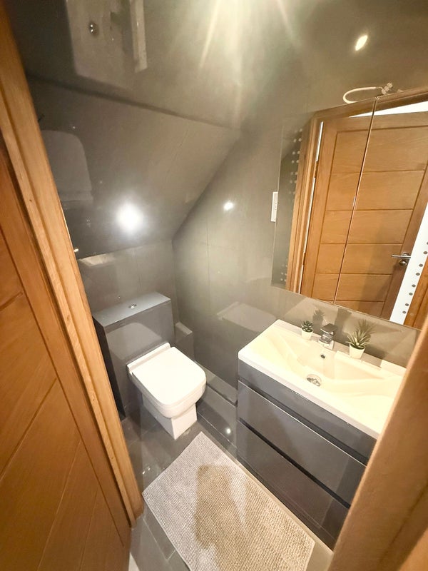 Fantastic And Cheap One Bedroom House