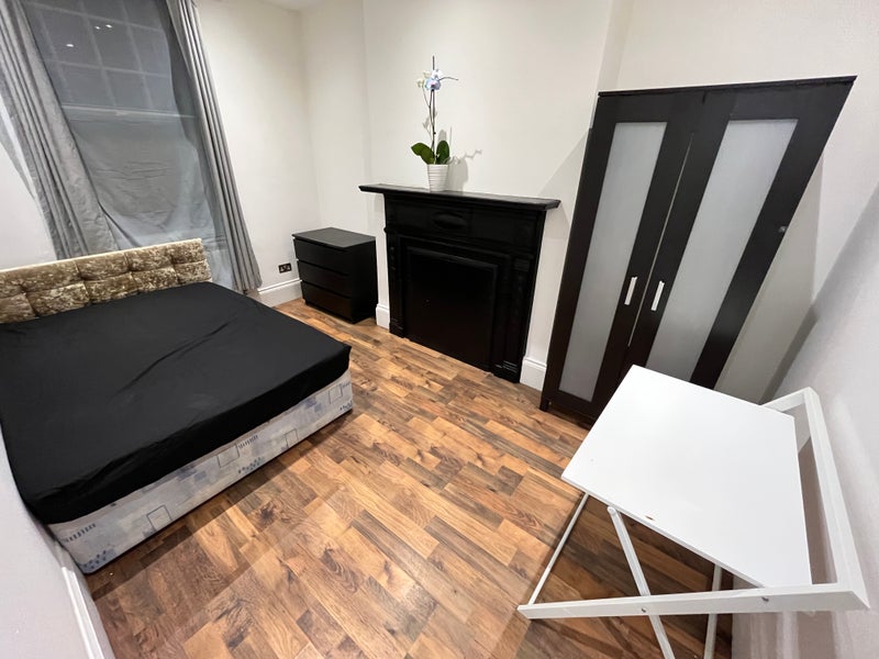 Furnished Room in Clapham
