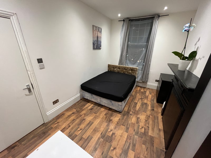 Furnished Room in Clapham