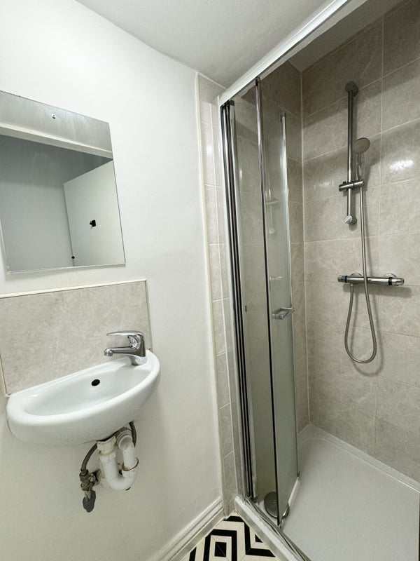 Lovely Single Room In Edmonton!