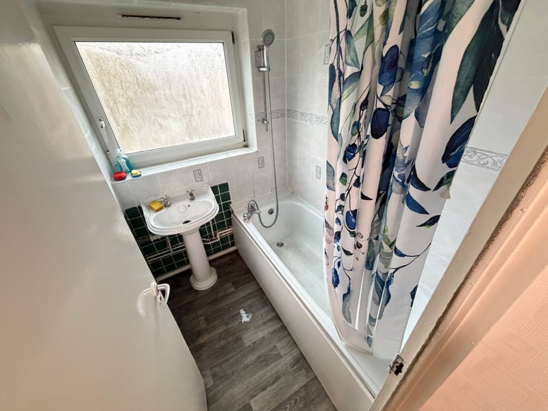 Double room close to Alameda Place