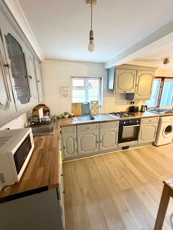 Double room in Dollis Hill Station