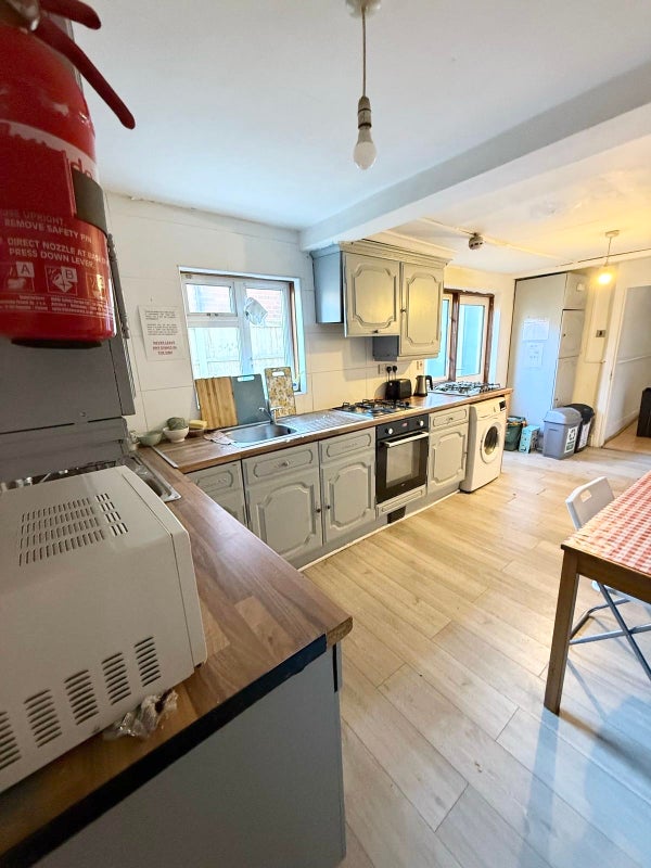 Double room in Dollis Hill Station