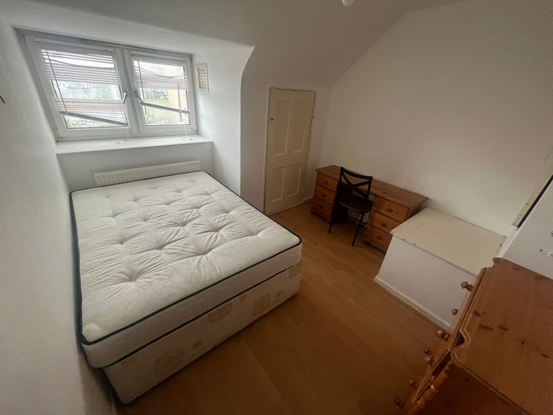 Spacious  double Room to Rent in Whitechapel