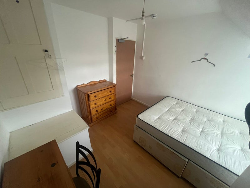 Spacious  double Room to Rent in Whitechapel