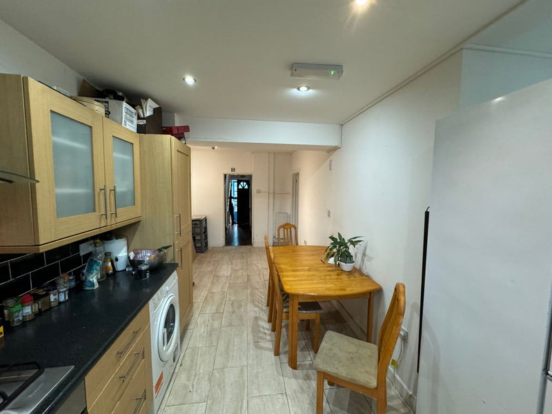 Spacious  double Room to Rent in Whitechapel